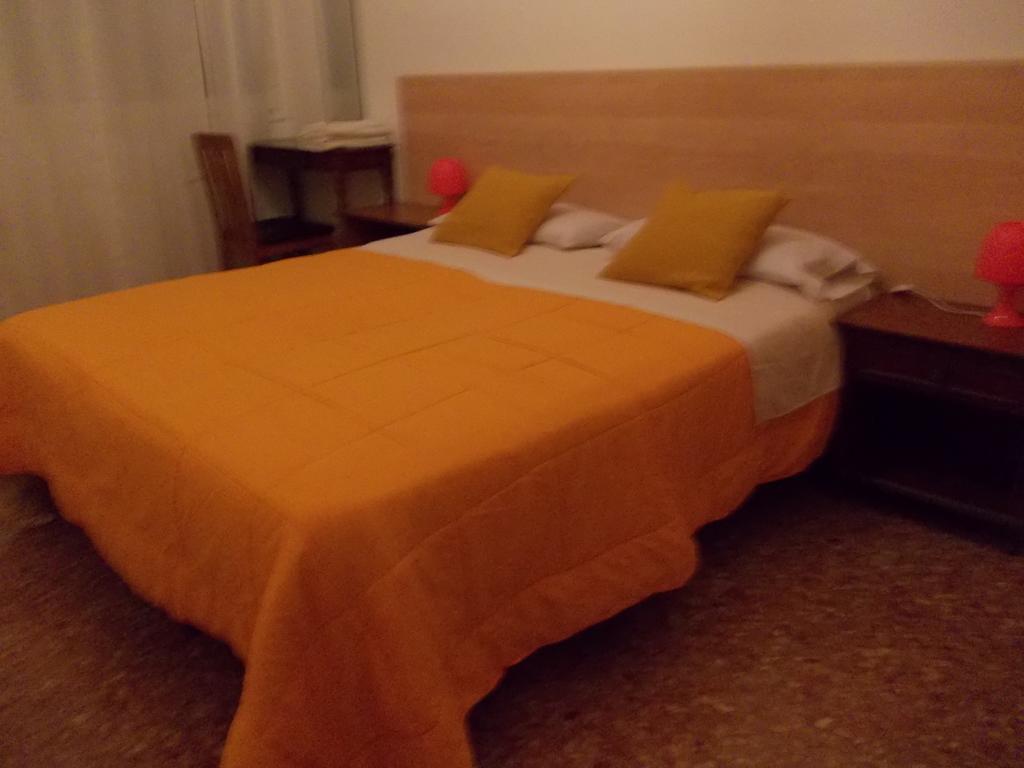 Travellers Lodge Bed & Rooms Тревизо Стая снимка