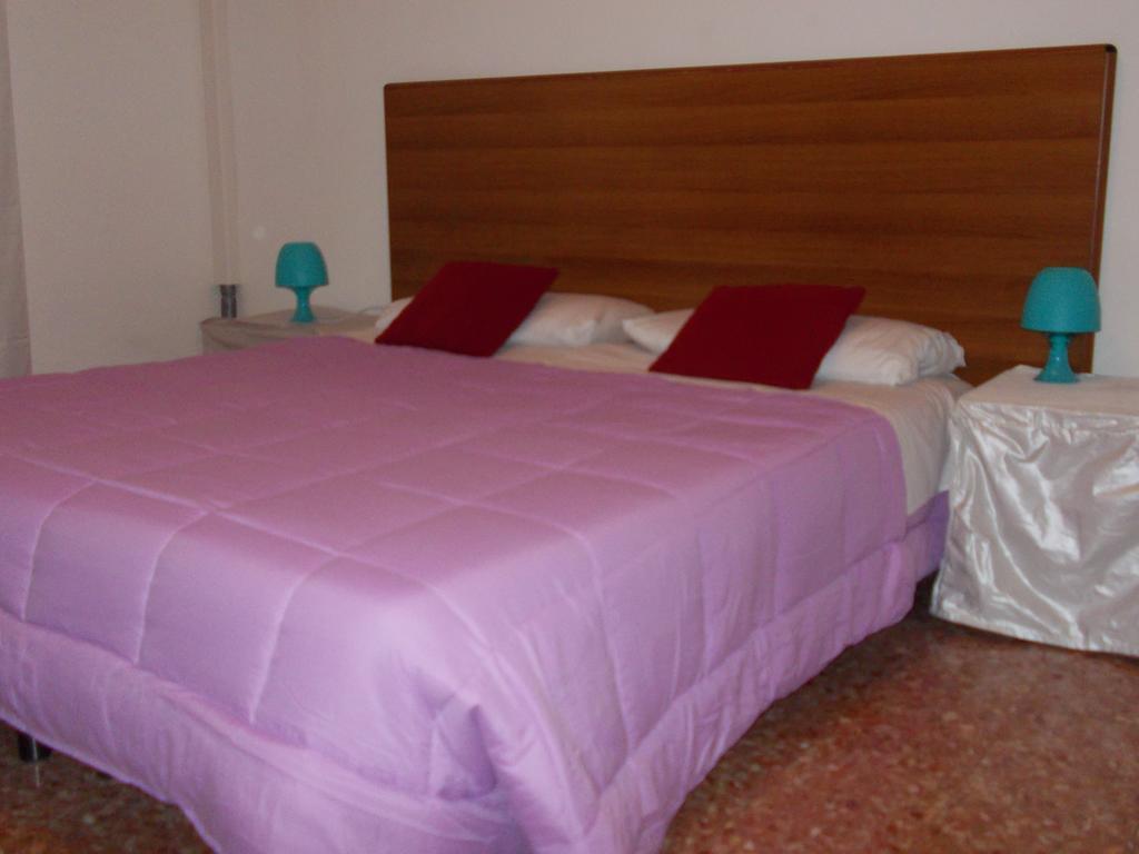 Travellers Lodge Bed & Rooms Тревизо Стая снимка