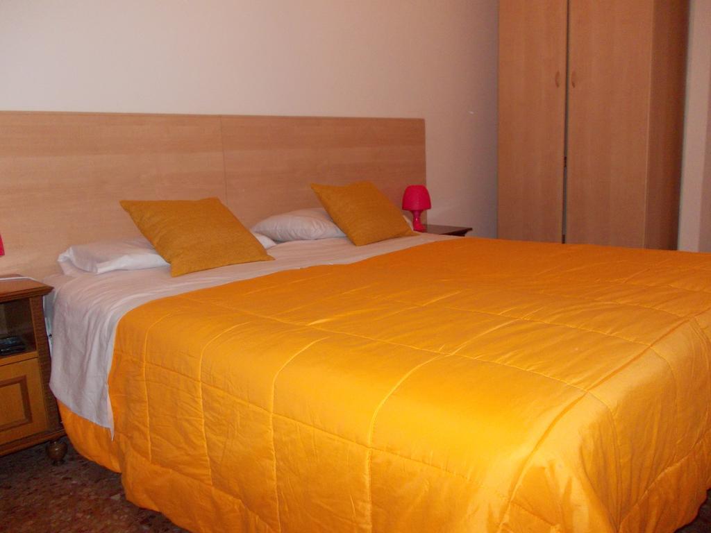 Travellers Lodge Bed & Rooms Тревизо Стая снимка
