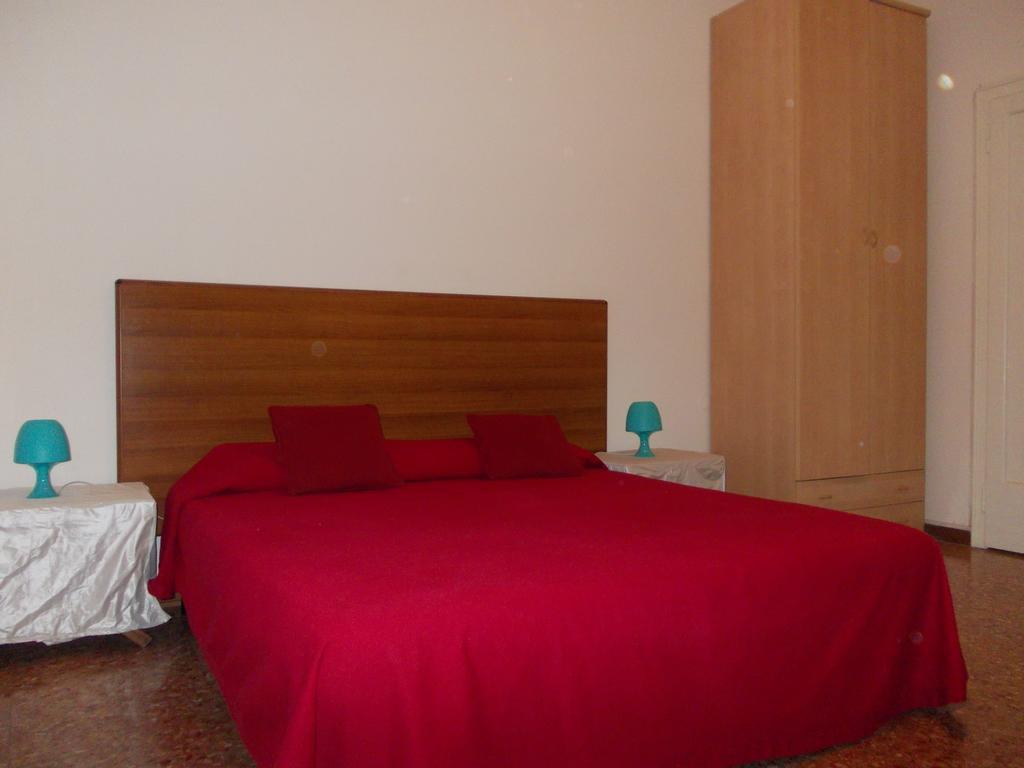 Travellers Lodge Bed & Rooms Тревизо Стая снимка