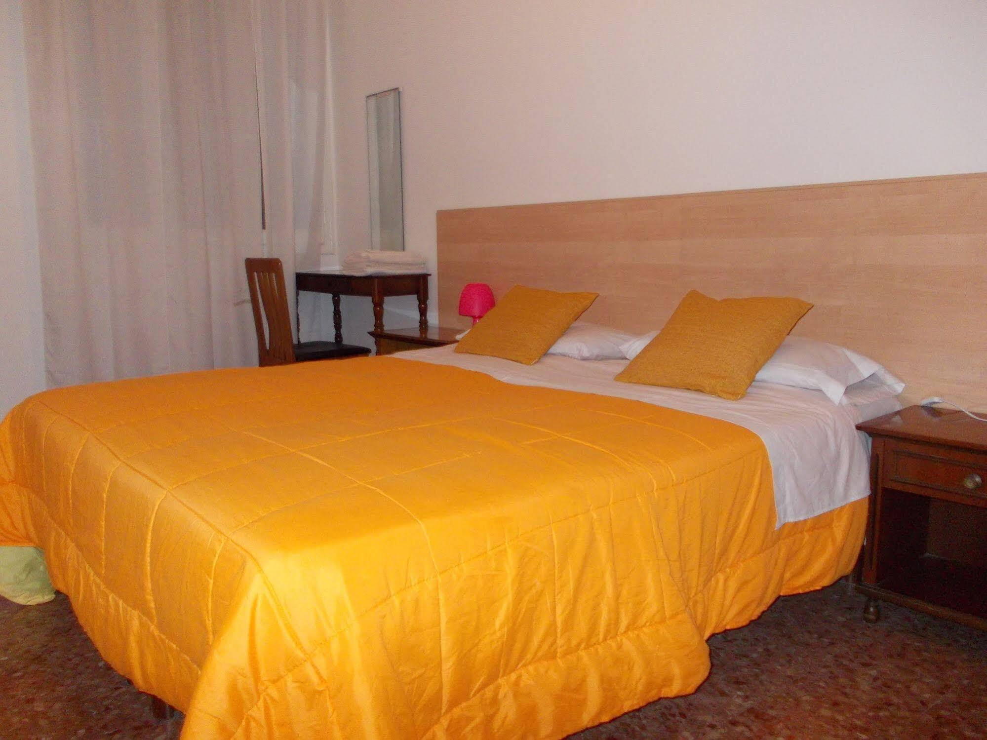 Travellers Lodge Bed & Rooms Тревизо Екстериор снимка