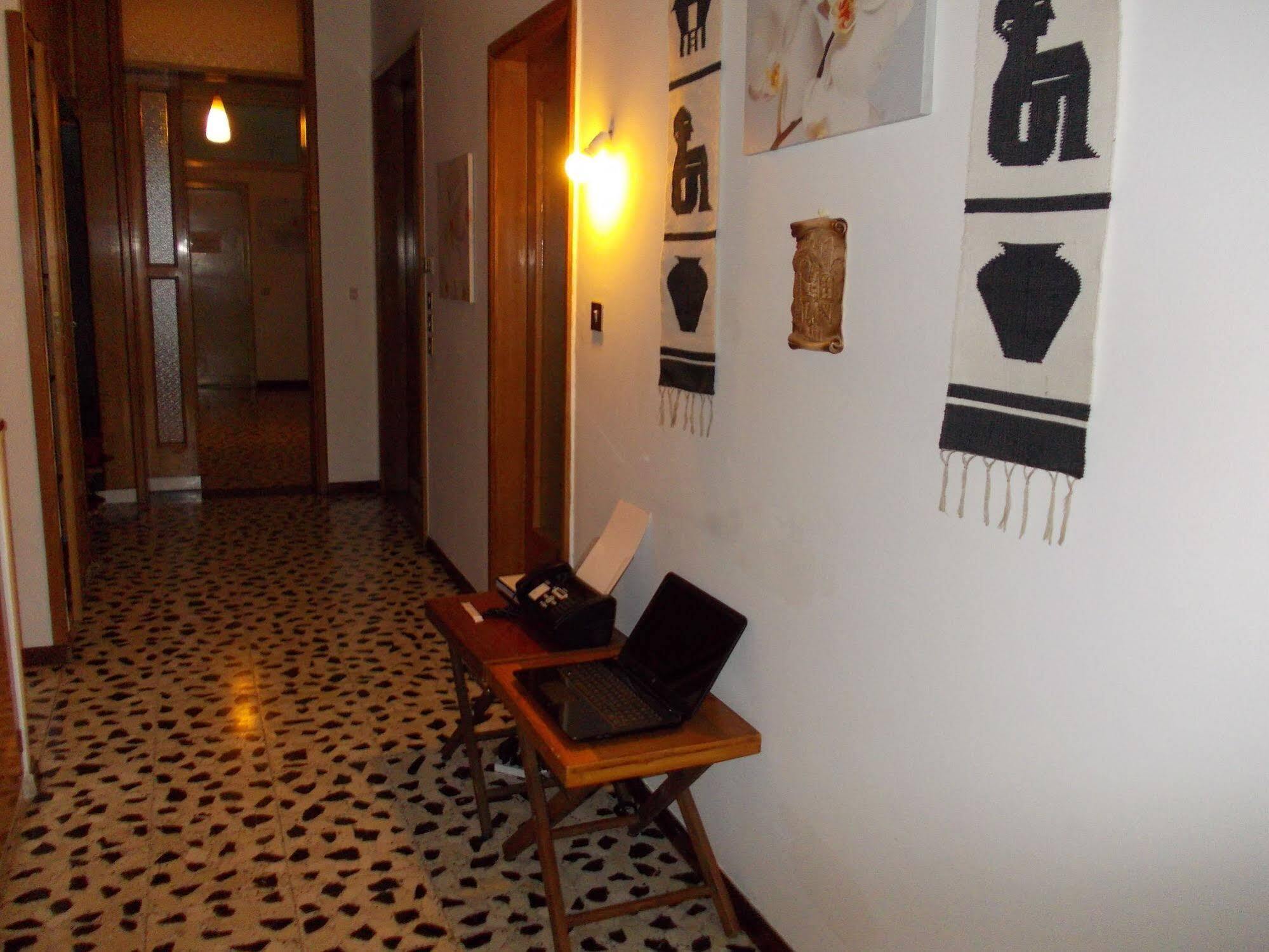 Travellers Lodge Bed & Rooms Тревизо Екстериор снимка